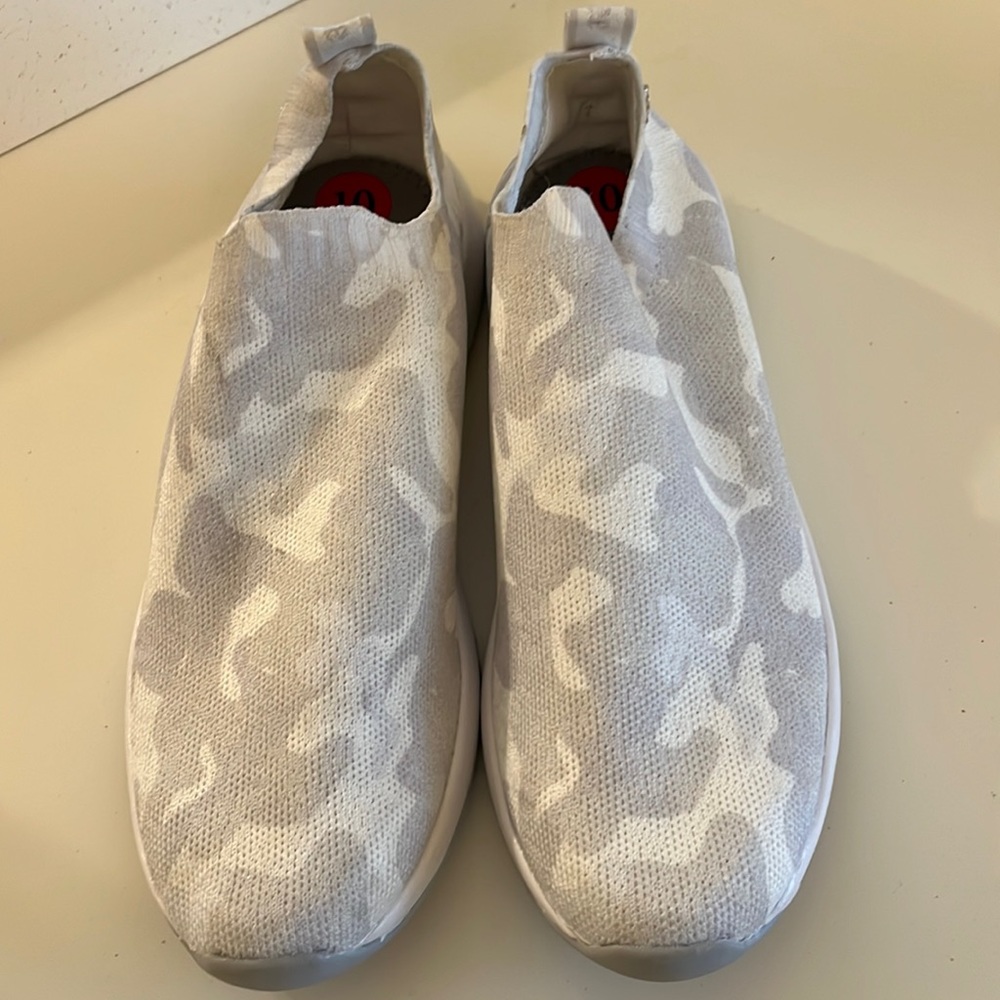 Juicy Couture Slip on Sneakers